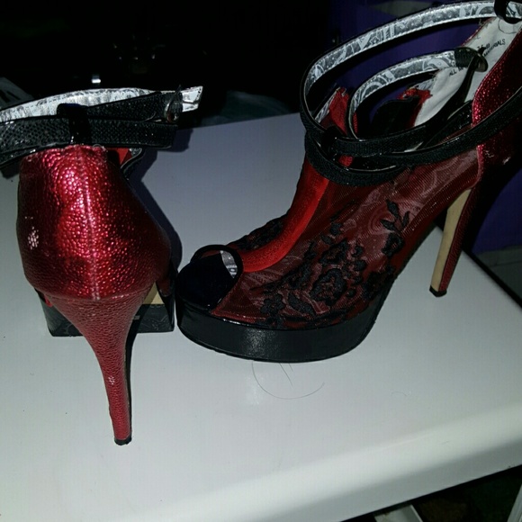 Black & Red Sexy Lace shoes - Picture 3 of 4