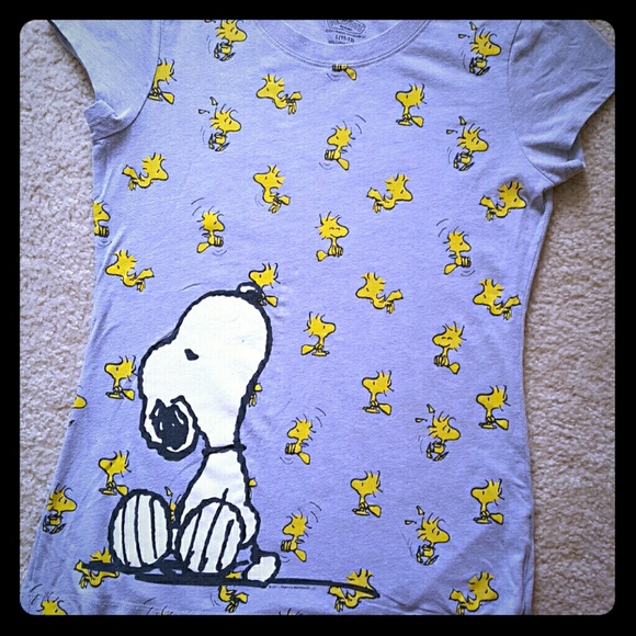 Forever 21 Peanuts Graphic Tee!!