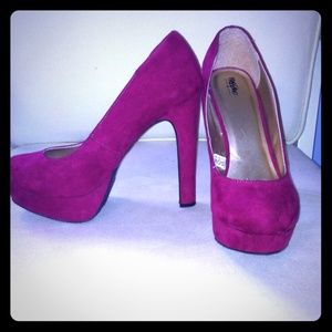 Mossimo suade pumps in Magenta