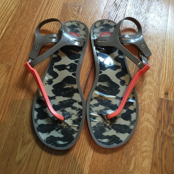 PRICE DROP BCBG Rubber Thong Sandals
