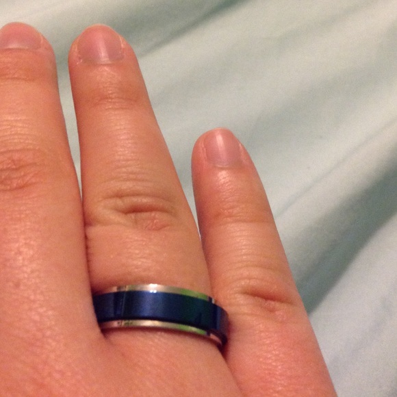 Spiny ring - Picture 2 of 2