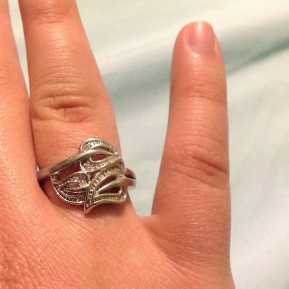 Silver leaf ring - Picture 2 of 4