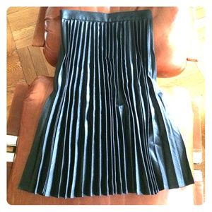 Pleated midi skirt