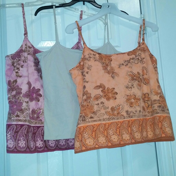 Faded Glory Tops - 💗Camisoles with shell bras💗