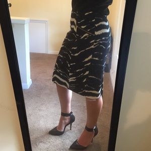 Michael Kors black and white pencil skirt size 6