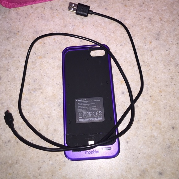 Mophie iPhone 5/5s charger case