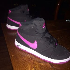 womens Nike shoes