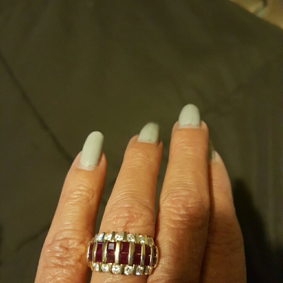 * Not for sale* Princess cut ruby and round diamond ring - Picture 2 of 8