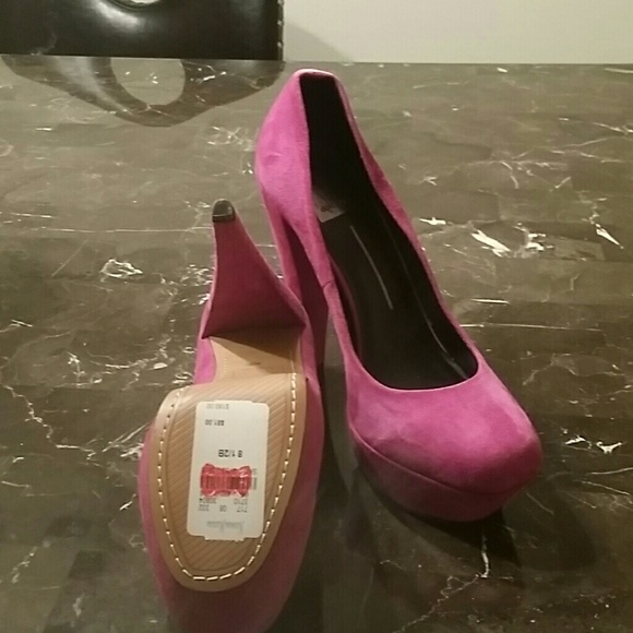 Pink heels - Picture 2 of 2