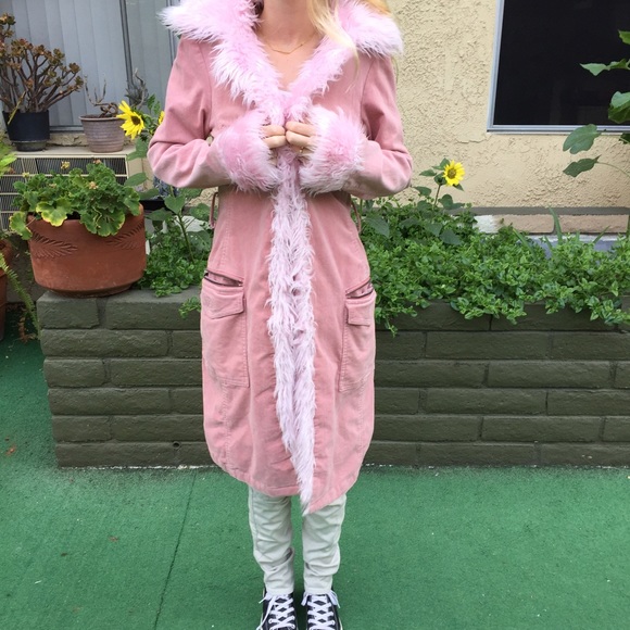 ❌SALE❌ ☆Fitted baby~pink💕coat w faux fur