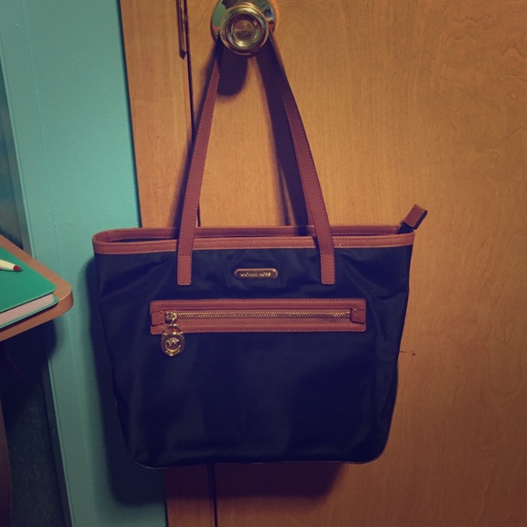 Like new MK tote!!