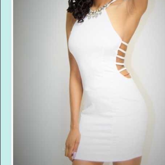 ADEYEMI HOLLOW SIDELESS DRESS - Picture 4 of 4