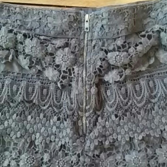 American Eagle Outfitters.... - Picture 2 of 4