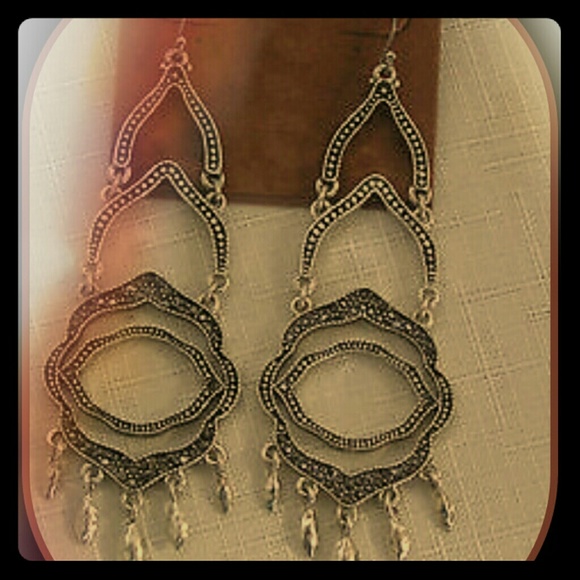 ๐๐Christmas Present๐๐ LUCKY BRAND, ANTIQUE SILVERTONE DANGLE EARRINGS-NEW - Picture 3 of 6