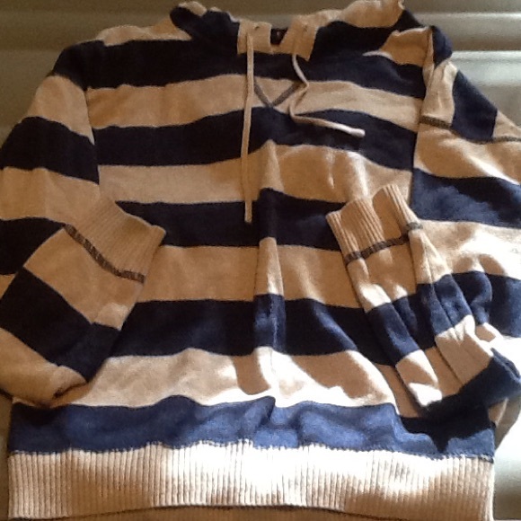 Navy blue and cream striped pullover