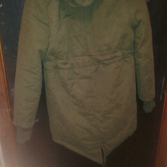 ***SOLD****nwt Army green furlined parka - Picture 4 of 4