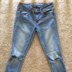 American Eagle Jeans w/ holes in knee