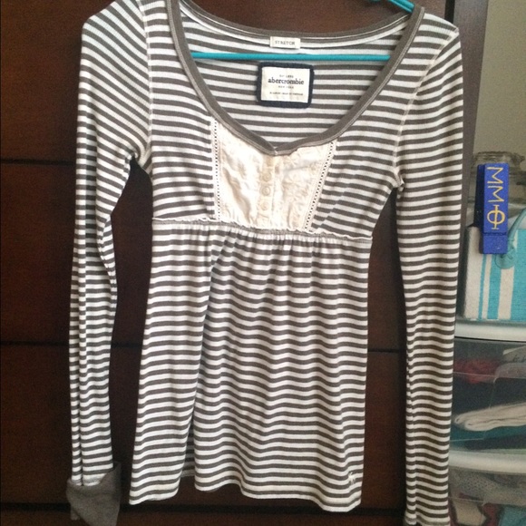 Abercrombie stretch long sleeve T
