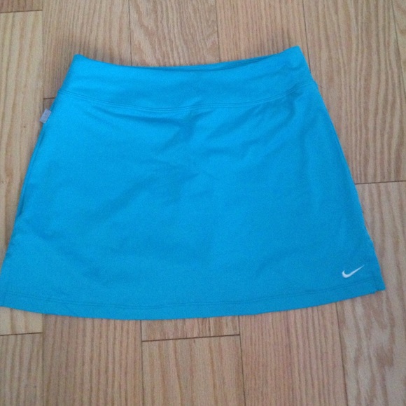 Nike dri fit exercise skirt with liner