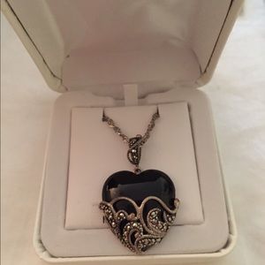 Black heart necklace