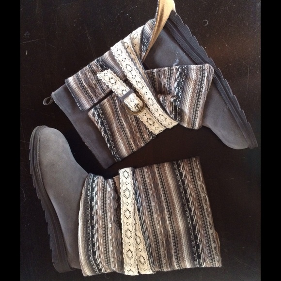 Muk Luks Nikki Belted Wrapped Boot, Grey (NWOT)
