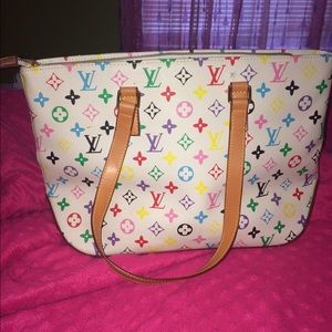Louis Vuitton purse 🎀