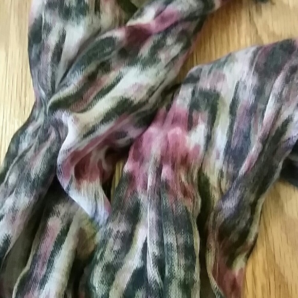 Scarf - Picture 2 of 3