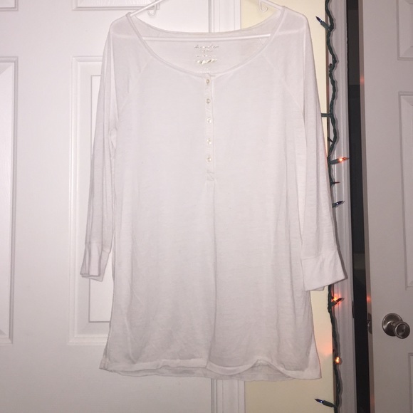 American Eagle Feather Light long sleeve