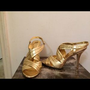 Beautiful gold pump