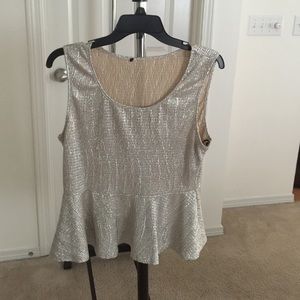 Beautiful and comfy metallic tunic tank top!