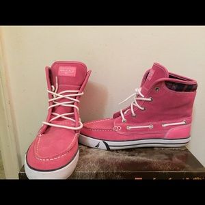 Nice high-top boat shoe.