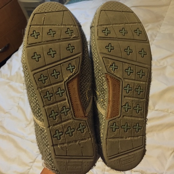 TOMS - Picture 3 of 3