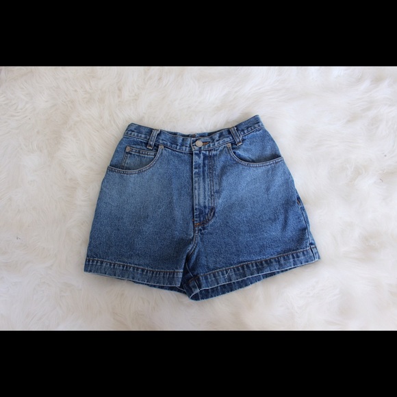 BANANA REPUBLIC HIGH WAISTED SHORTS!