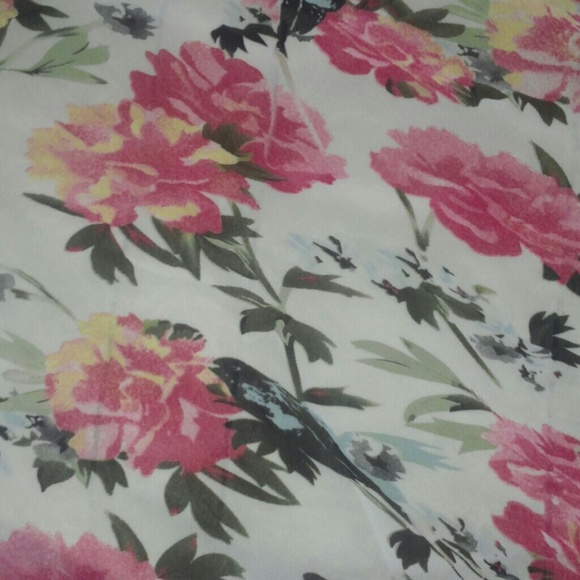 Sold in bundle💜3 for 15💜Vintage floral cardigan! - Picture 4 of 4