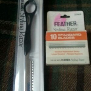 Feather styling razor and blades