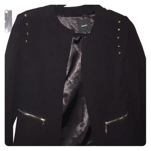 Trendy black blazer with studs