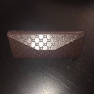 Authentic Gucci leather sunglass case & Cards
