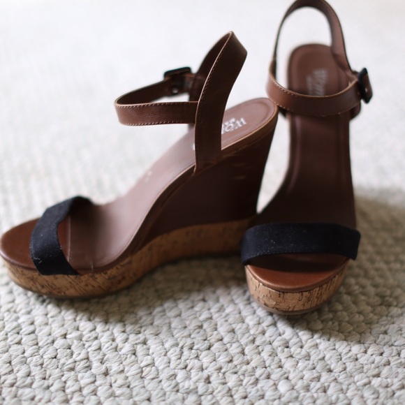 Beautiful High sandals - Picture 2 of 4
