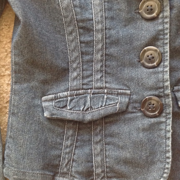 Beautiful jacket! - Picture 3 of 4