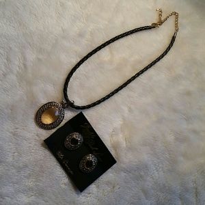 NWOT PARK LANE NECKLACE & EARINGS. ON HOLD FOR ISE