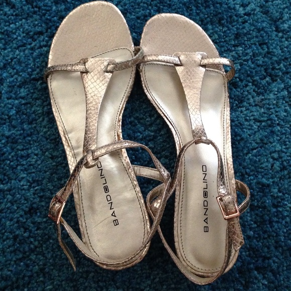 Bandolino Shoes - Gold snakeskin texture sandals