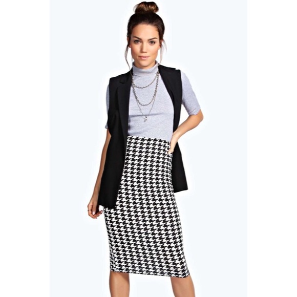 Boohoo Dresses & Skirts - ❌SOLD❌Houndstooth Midi Skirt