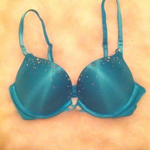 Bombshell 34a Victoria secret bra