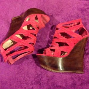Fuchsia Wedge