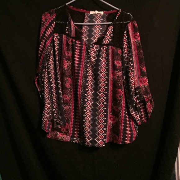 Tribal top