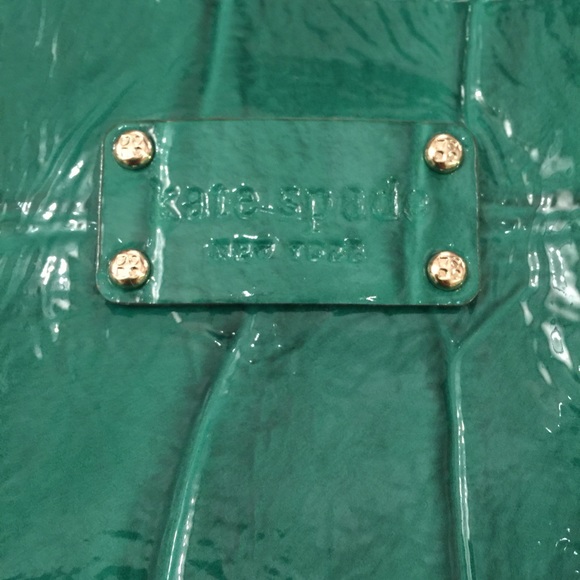 Authentic KATE SPADE crocodile/patent green purse - Picture 2 of 4