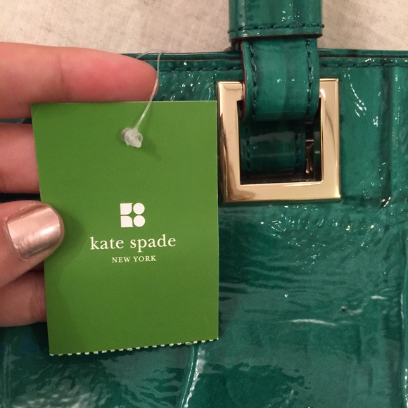 Authentic KATE SPADE crocodile/patent green purse - Picture 3 of 4