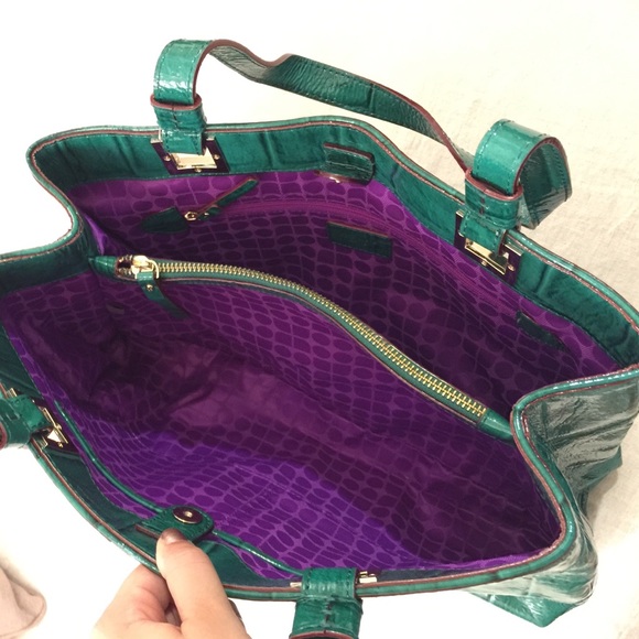 Authentic KATE SPADE crocodile/patent green purse - Picture 4 of 4
