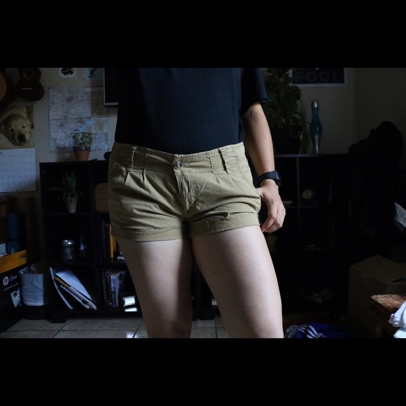Khaki Cuffed Shorts