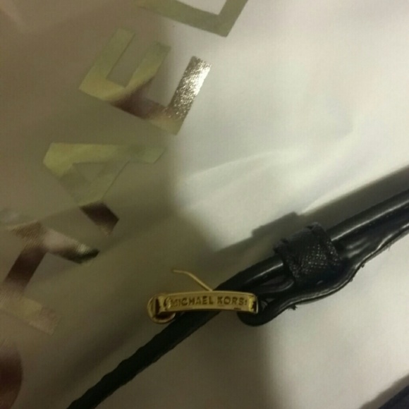 ❌❌SOLD❌❌Michael Kors Large Selma (Black ) - Picture 3 of 4